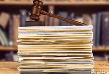 O Escavador é um site que publica informações de diversos diários oficiais.